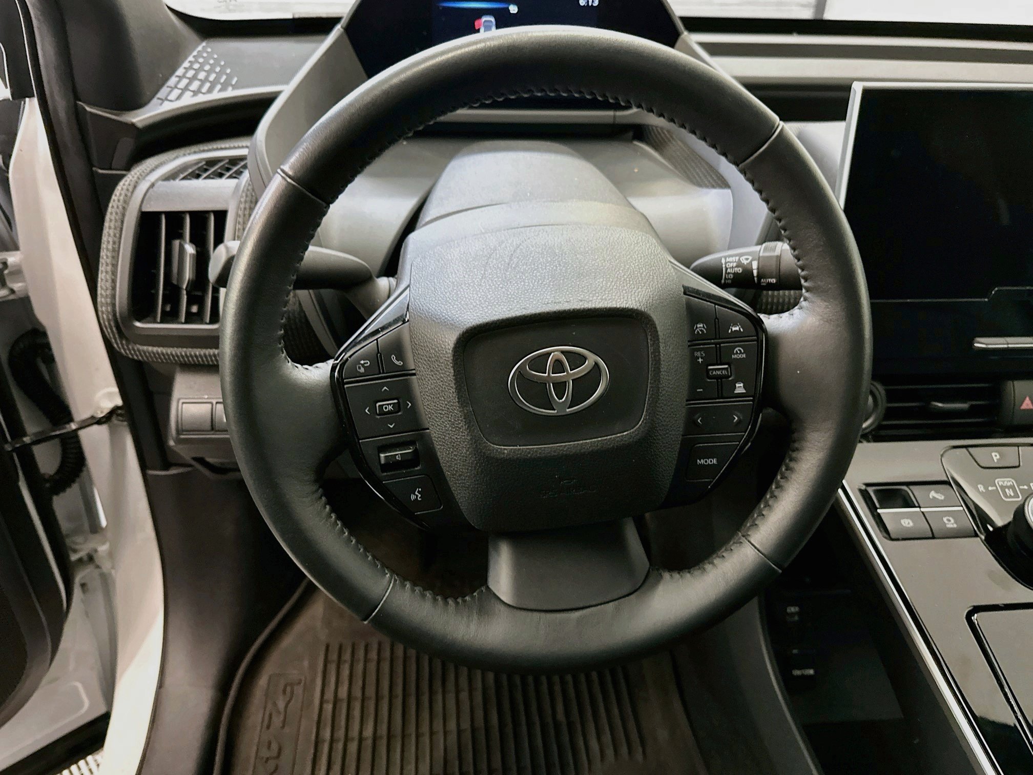 Used 2024 Toyota bZ4X AWD w/ Weather Package image 18