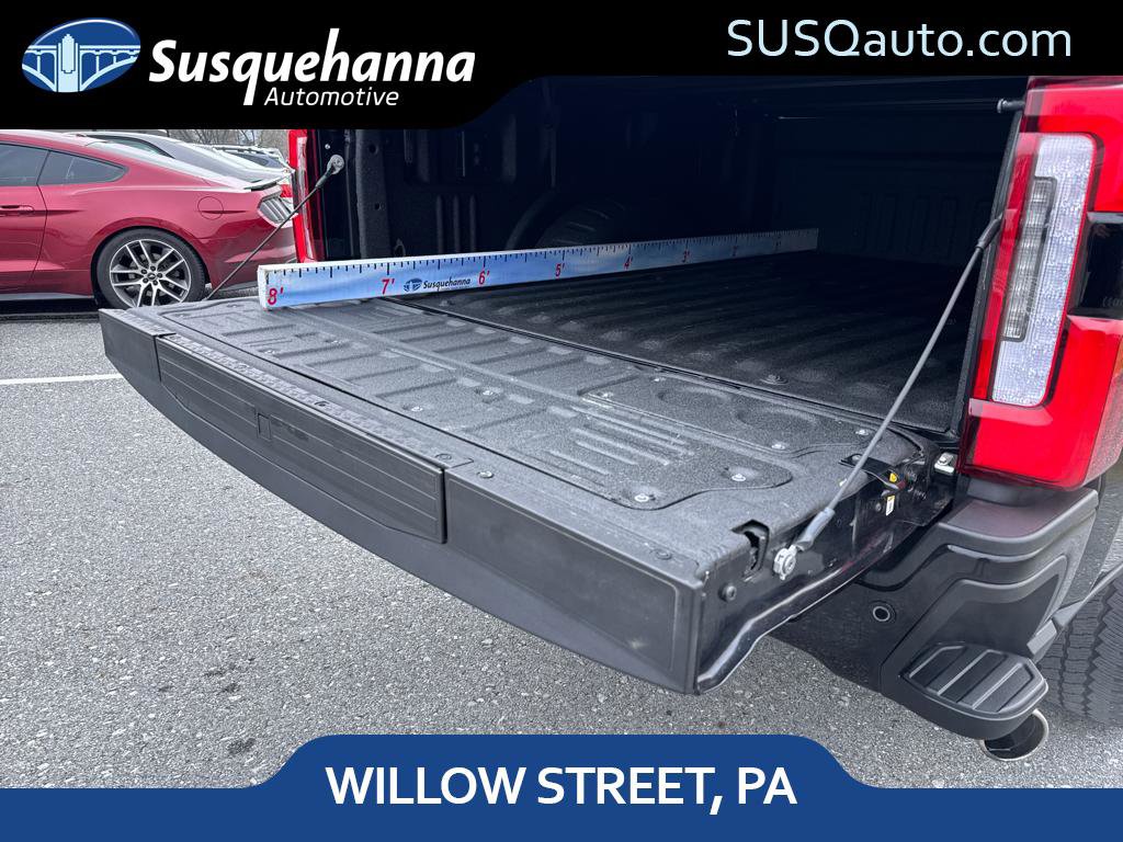 Used 2025 Ford F250 Platinum w/ FX4 Off-Road Package image 7