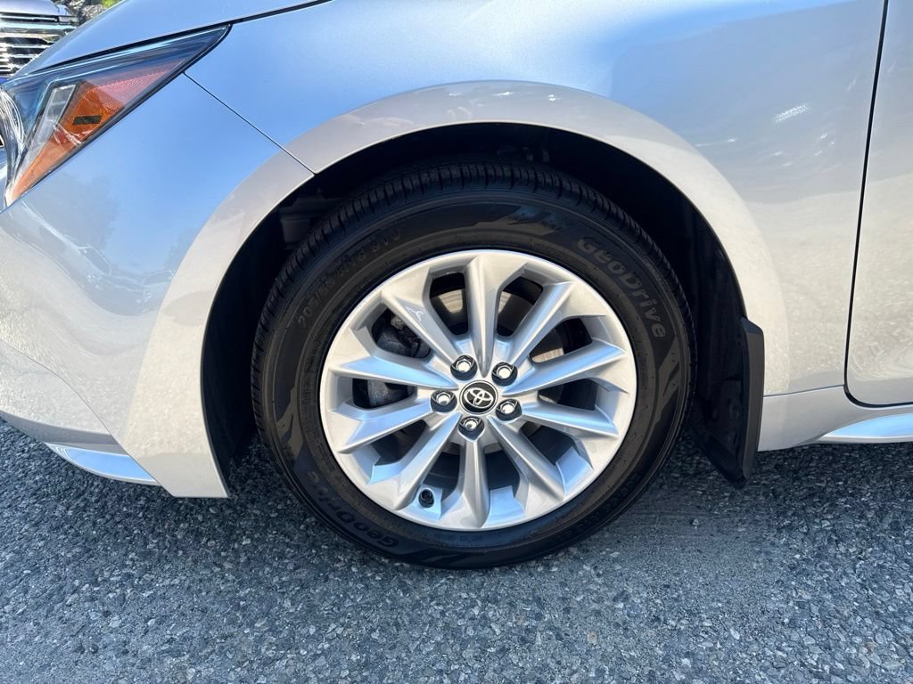 Used 2022 Toyota Corolla LE w/ LE Convenience Package FWD image 11