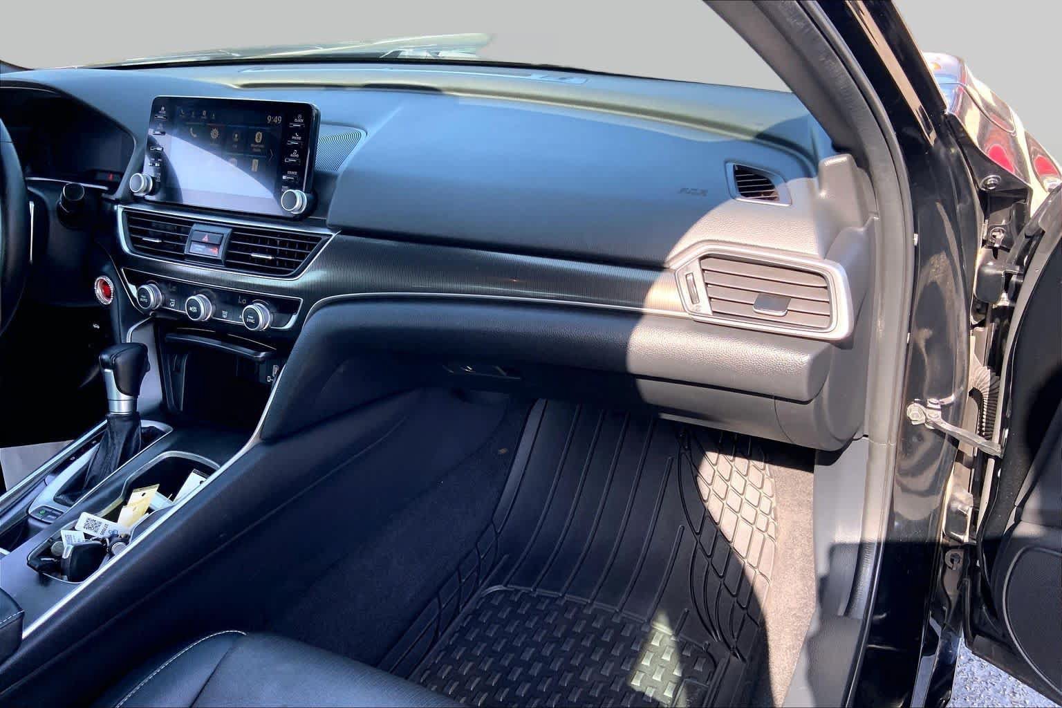 Used 2018 Honda Accord Sport image 17