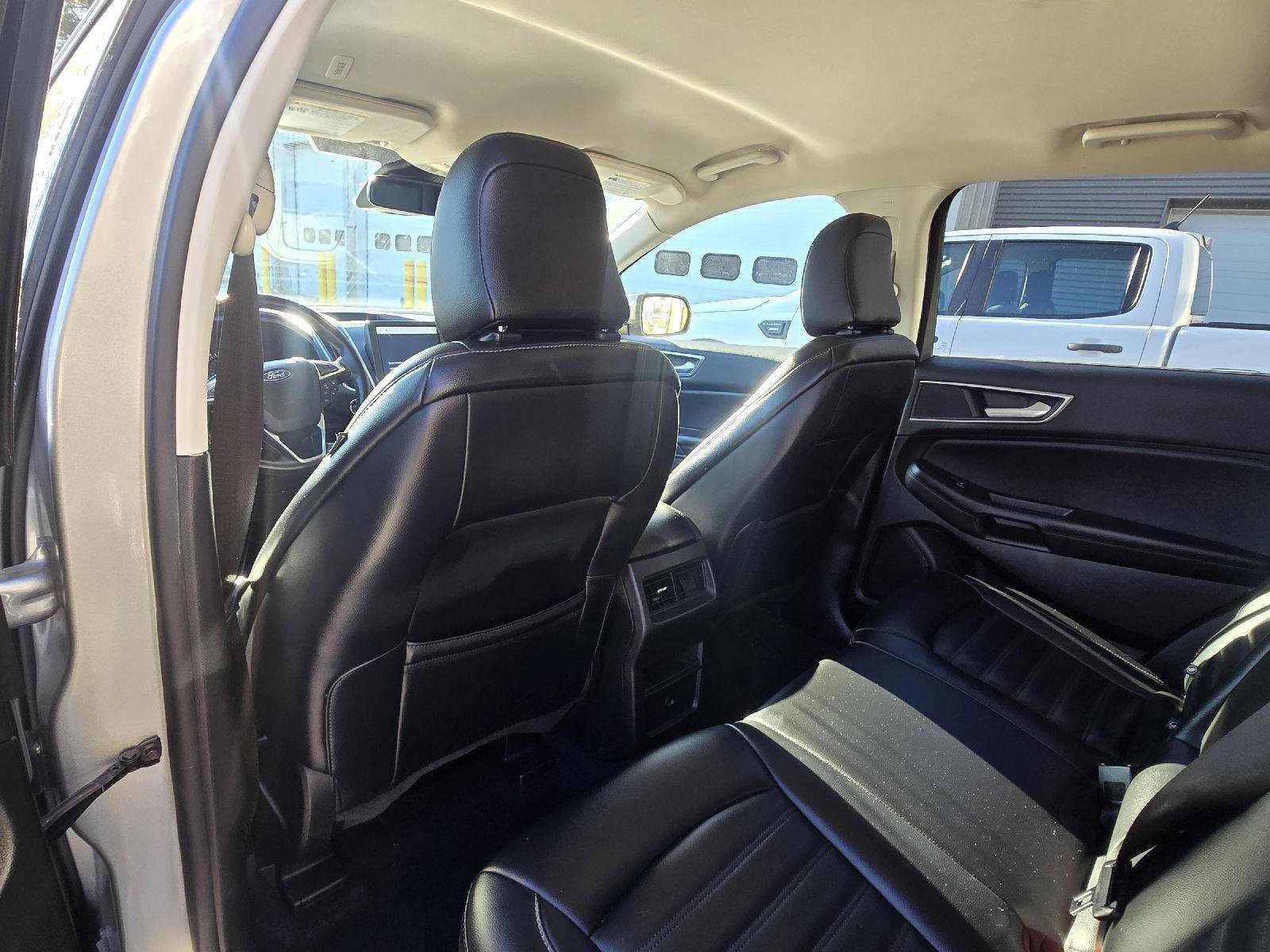 Used 2023 Ford Edge SEL image 12