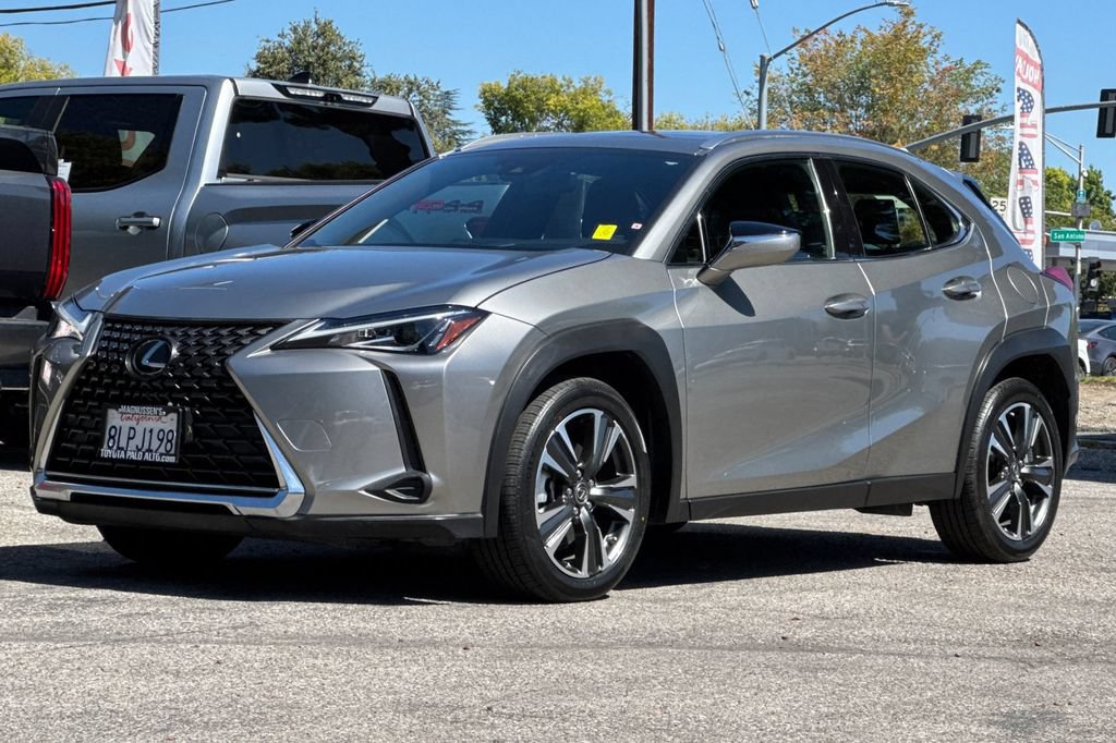 Used 2019 Lexus UX 200 w/ Premium Package FWD image 7