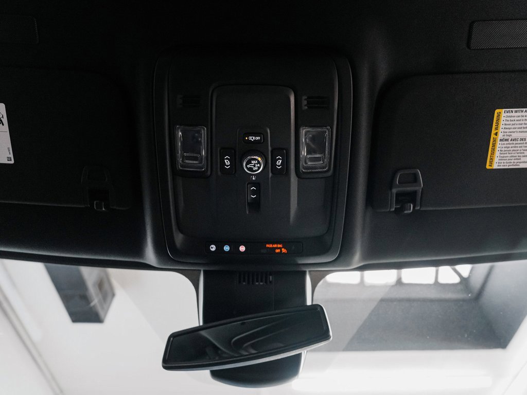 Used 2025 GMC Yukon XL Denali image 41