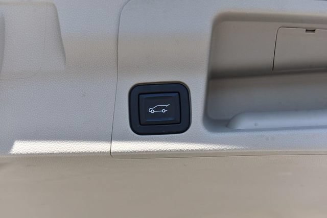 Used 2018 GMC Acadia Denali w/ Technology Package AWD/4WD image 33