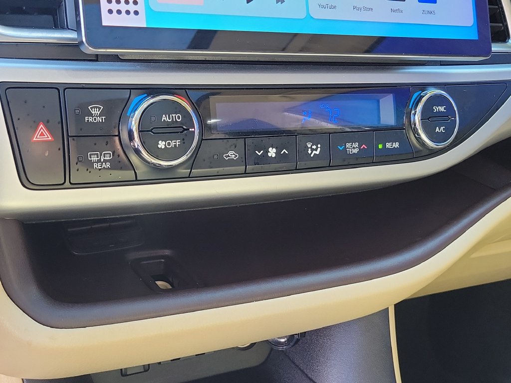 Used 2019 Toyota Highlander XLE FWD image 37