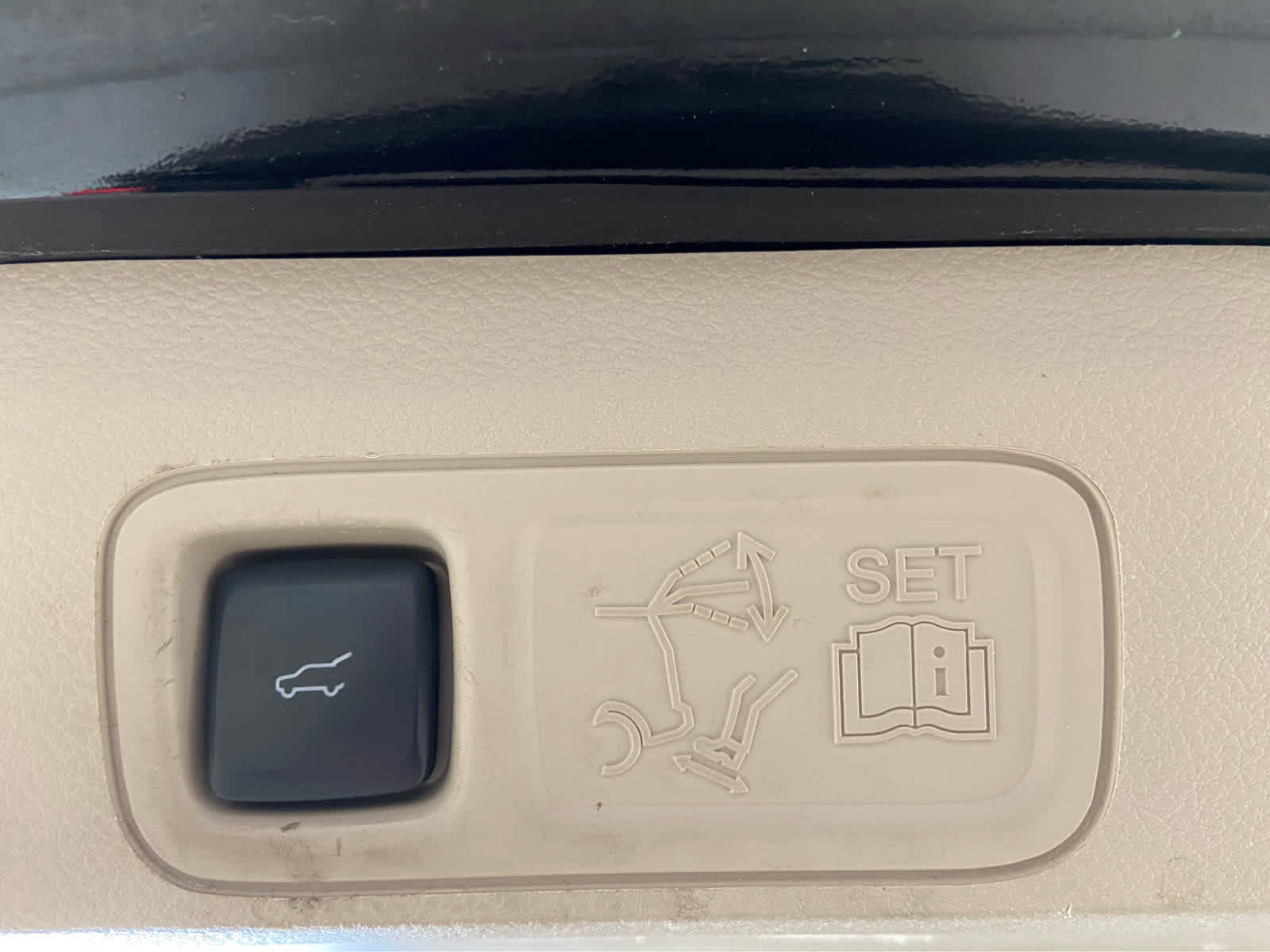 Used 2019 Lincoln Navigator Reserve image 9