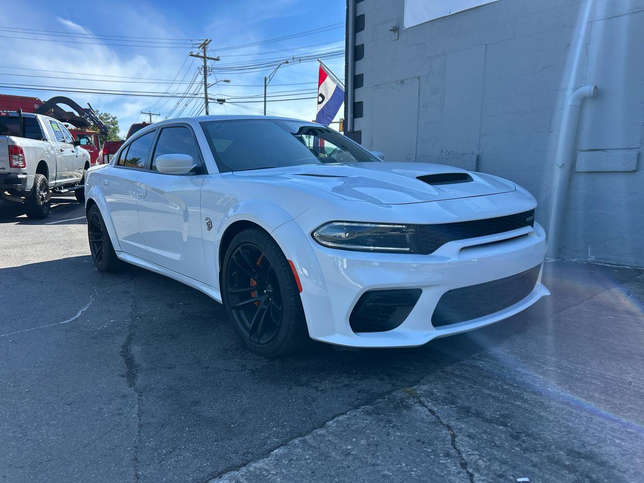 Used 2022 Dodge Charger SRT Hellcat w/ Harman/Kardon Audio Group RWD image 2