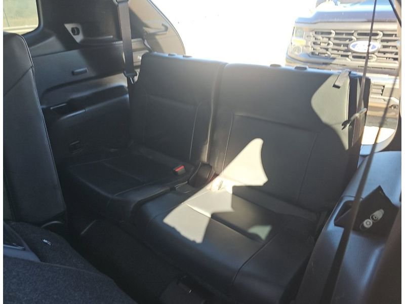 Used 2023 Mitsubishi Outlander SE image 29