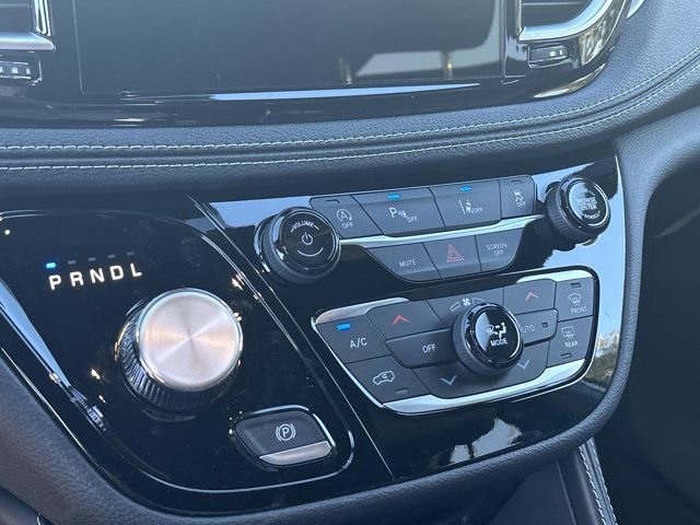 New 2026 Chrysler Pacifica Limited image 24