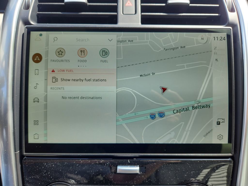 Used 2025 Land Rover Discovery S image 21