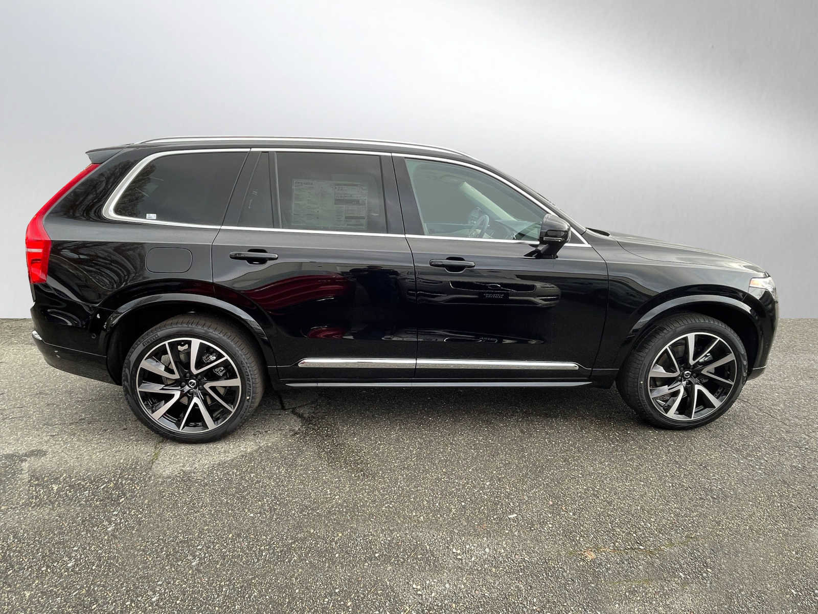 Used 2023 Volvo XC90 B6 Plus w/ Protection Package Premier image 8