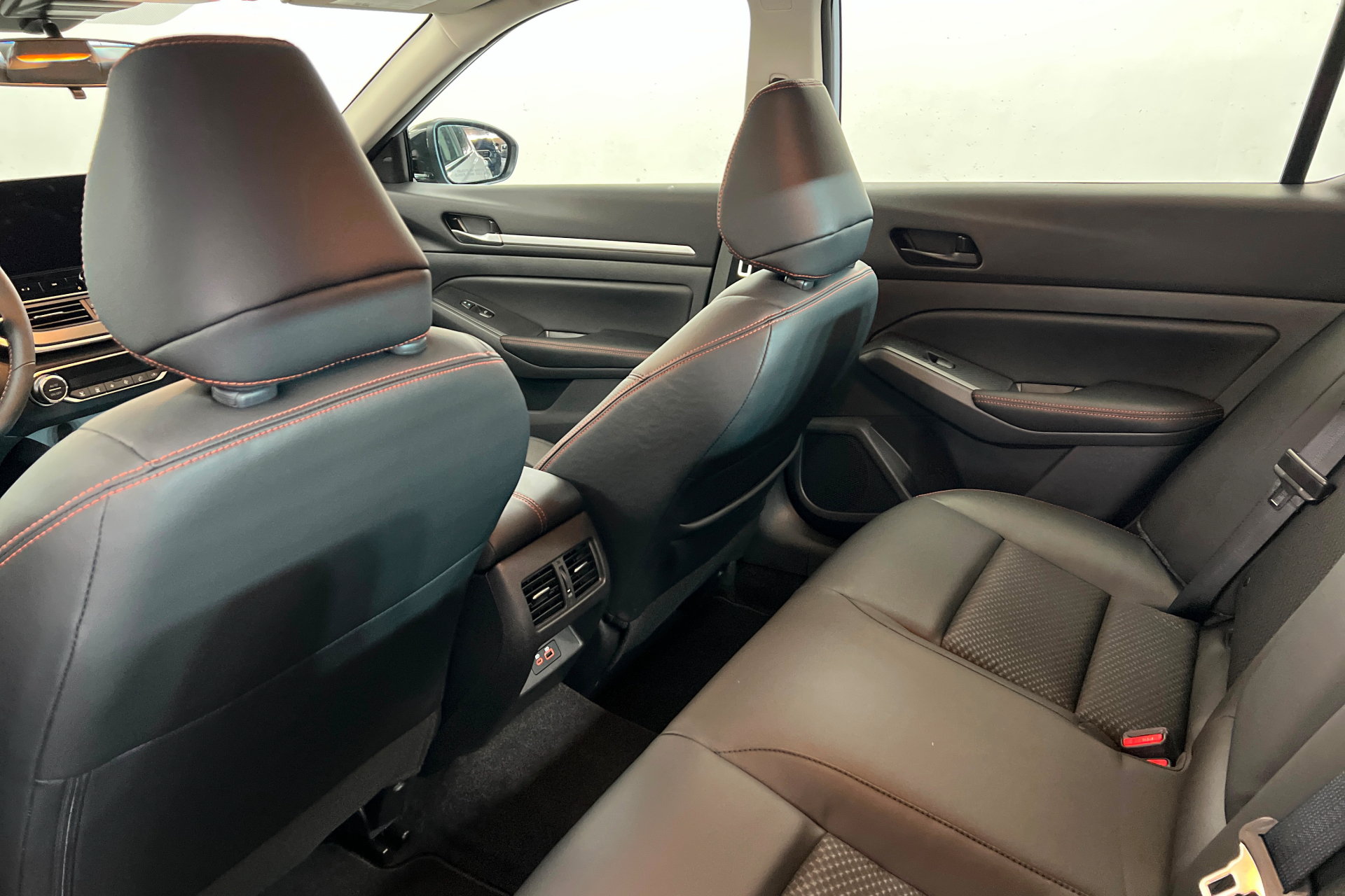New 2026 Nissan Altima 2.5 SR w/ SR Midnight Edition Package FWD image 18