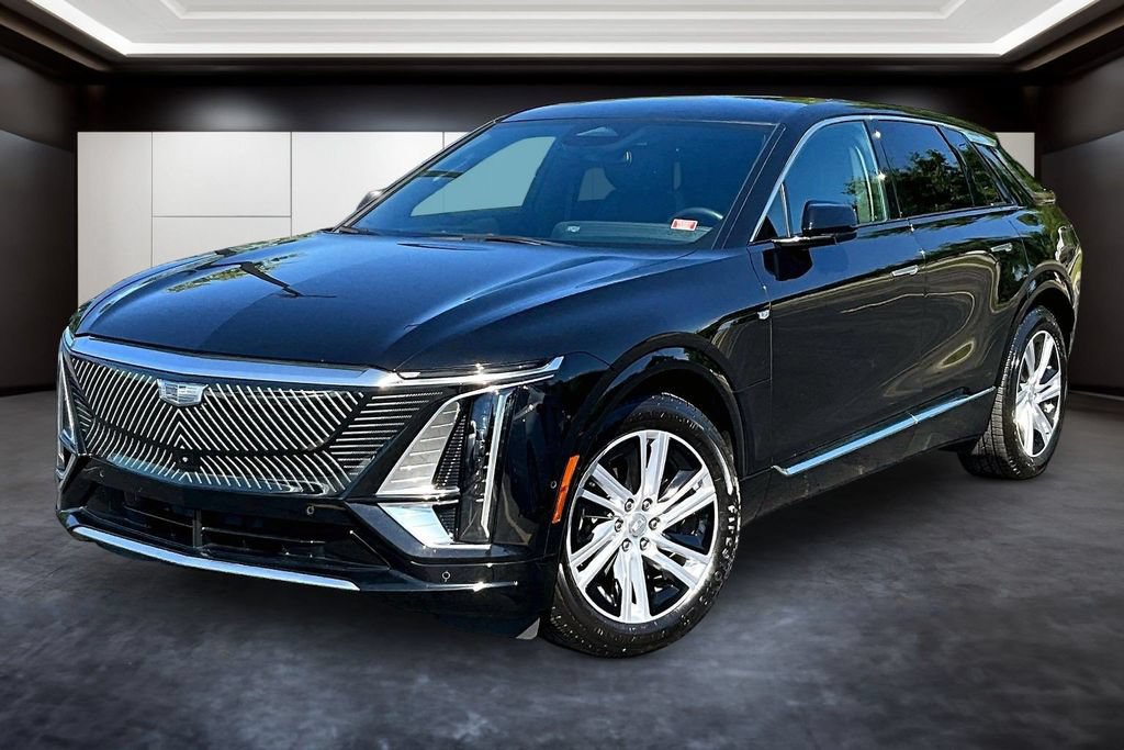 Used 2024 Cadillac Lyriq Tech w/ Driver Assist Package RWD image 3