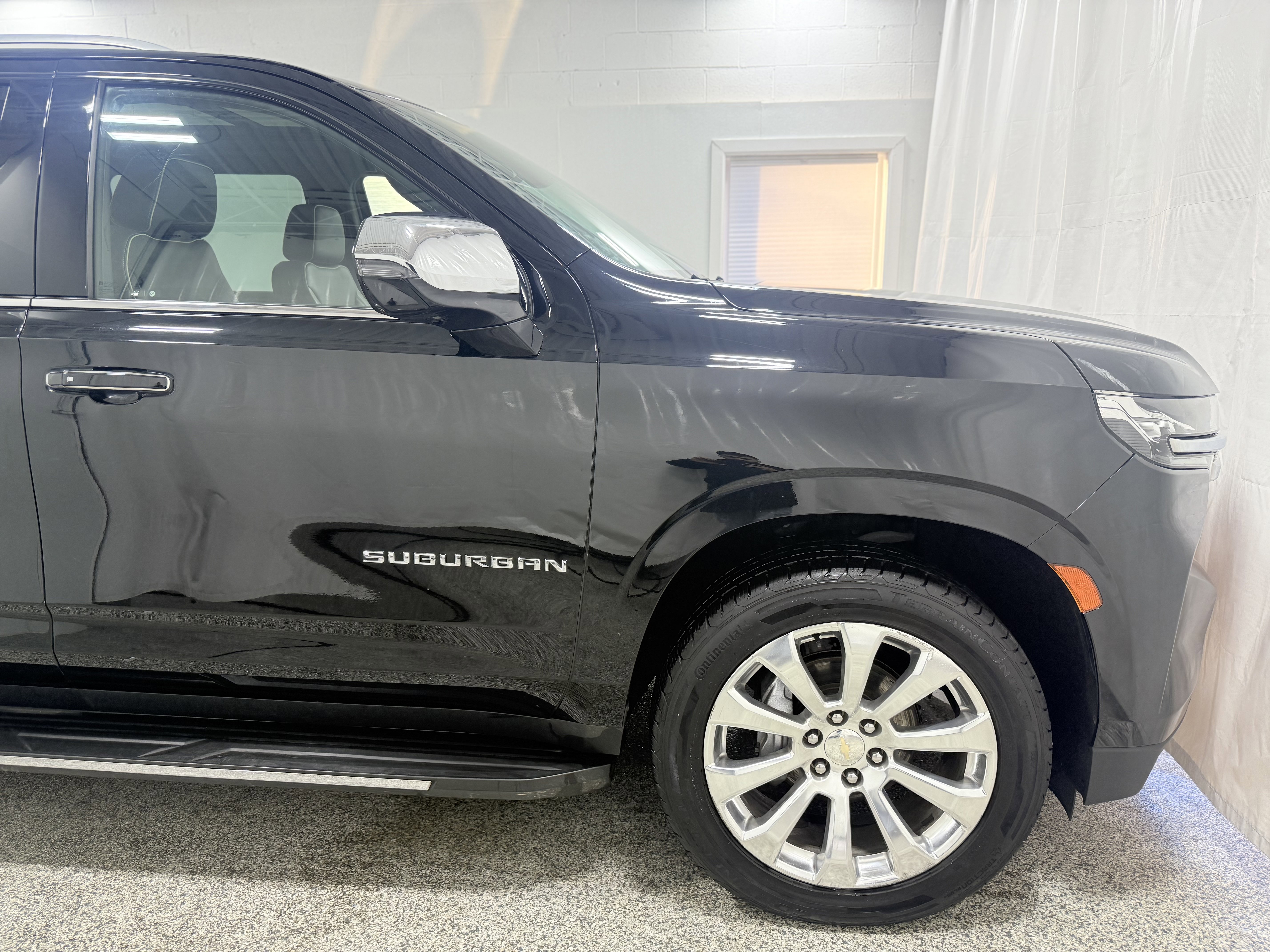 Used 2021 Chevrolet Suburban Premier w/ Premium Package image 8