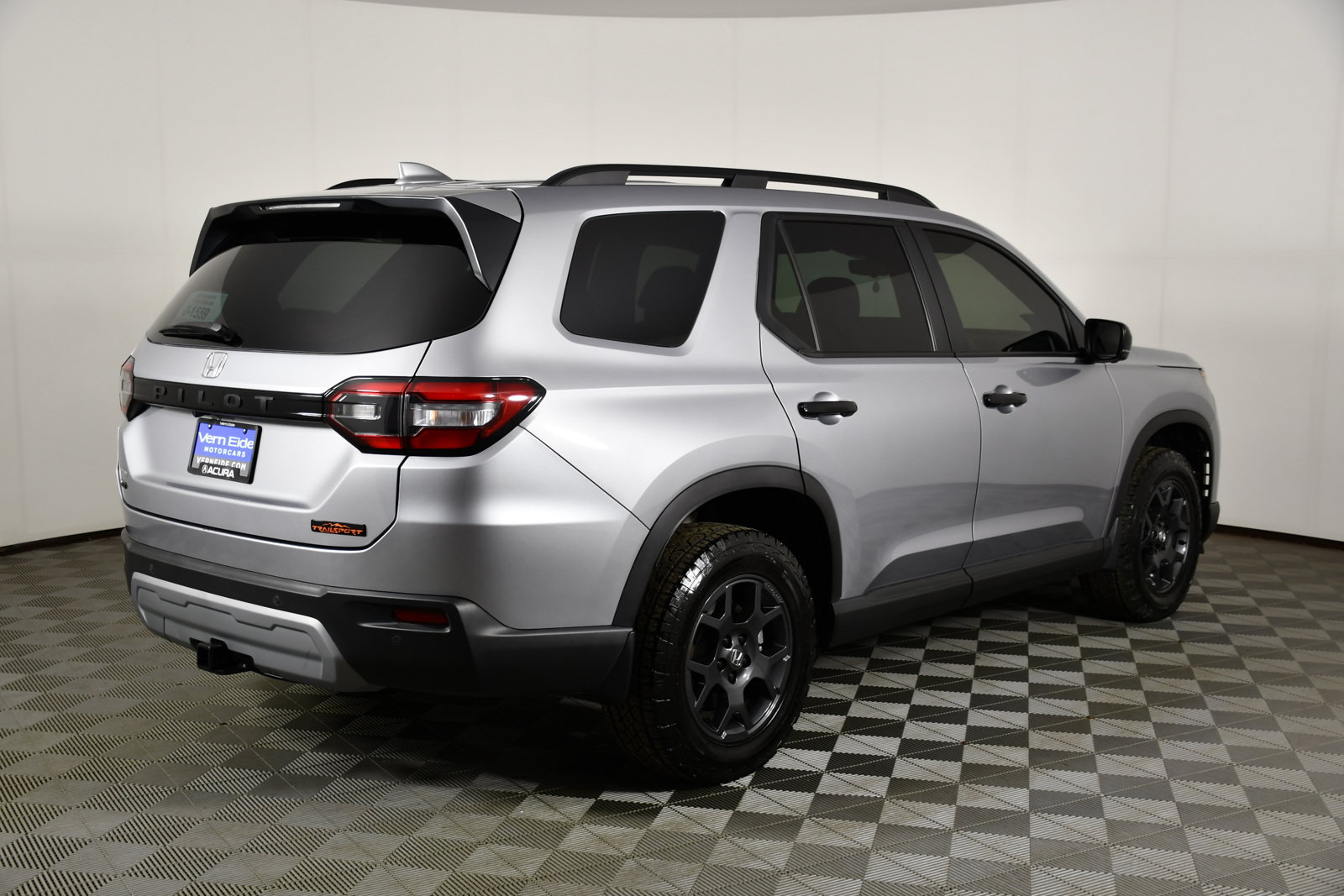 Used 2025 Honda Pilot TrailSport image 6