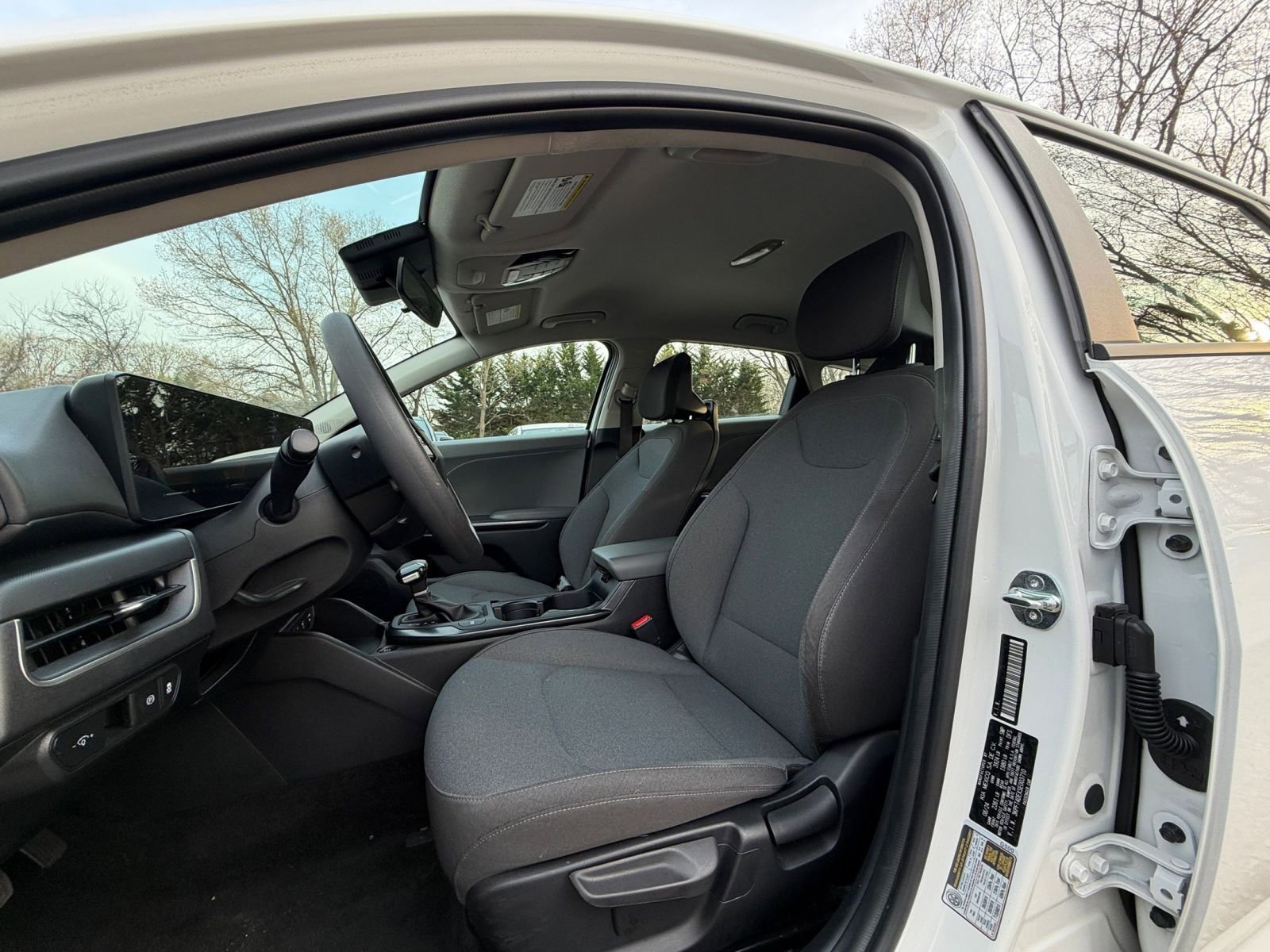 Used 2025 Kia K4 FWD image 25
