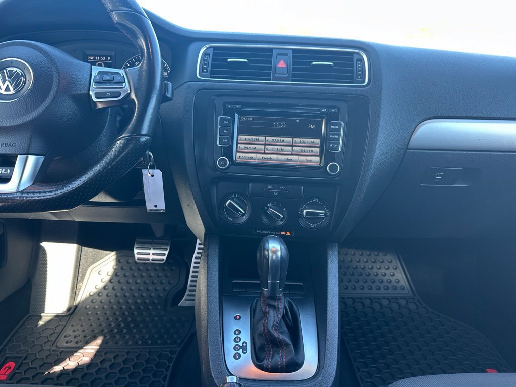 Used 2012 Volkswagen Jetta GLI FWD image 18