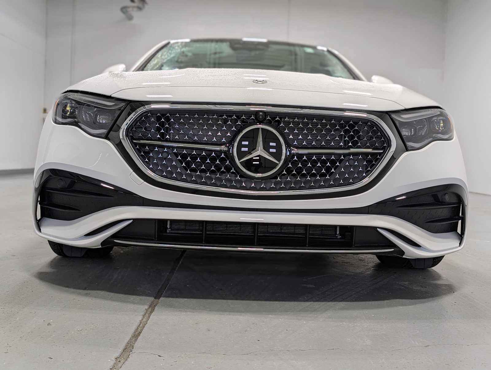 Used 2026 Mercedes-Benz E 450 4MATIC Sedan image 2