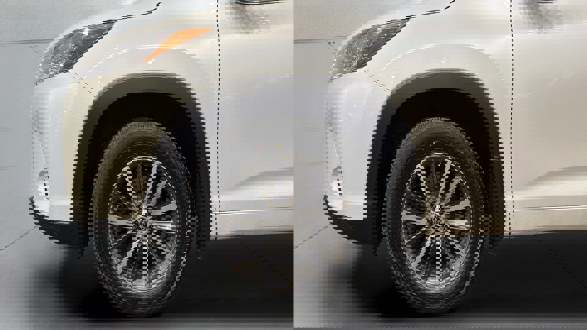 Used 2017 Toyota Highlander XLE AWD/4WD image 36