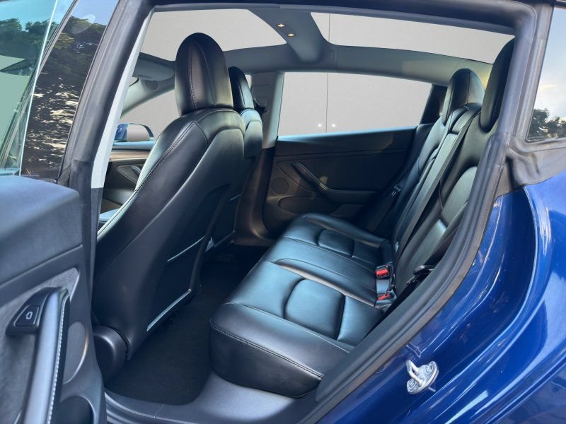 Used 2022 Tesla Model 3 Performance AWD/4WD image 10