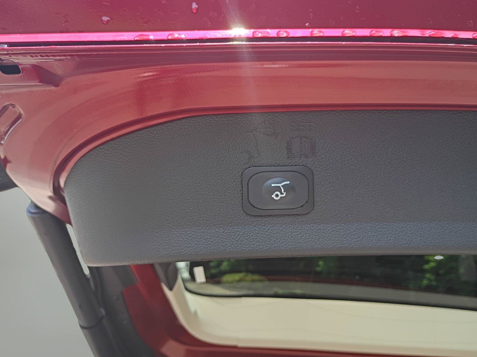Used 2017 Ford Escape Titanium AWD/4WD image 18