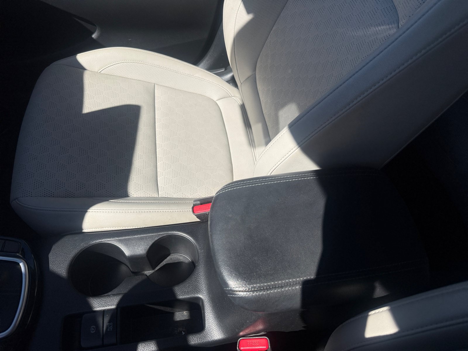 Used 2022 Kia Seltos SX w/ Sunroof Package AWD/4WD image 14