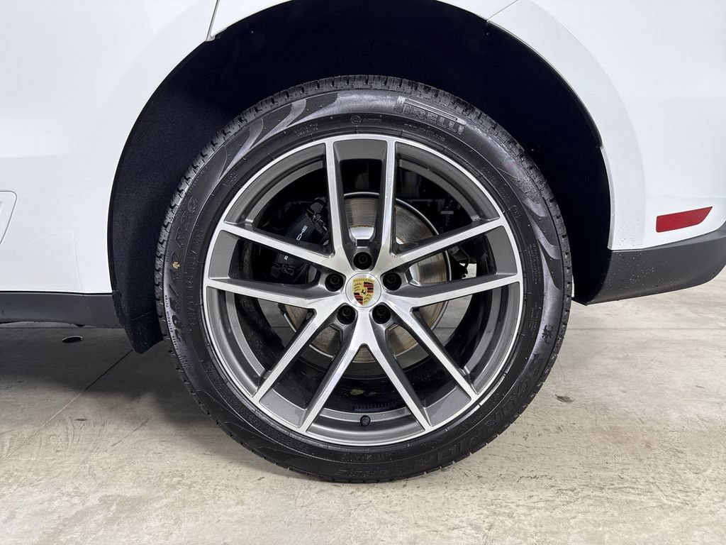 New 2026 Porsche Macan AWD/4WD image 14