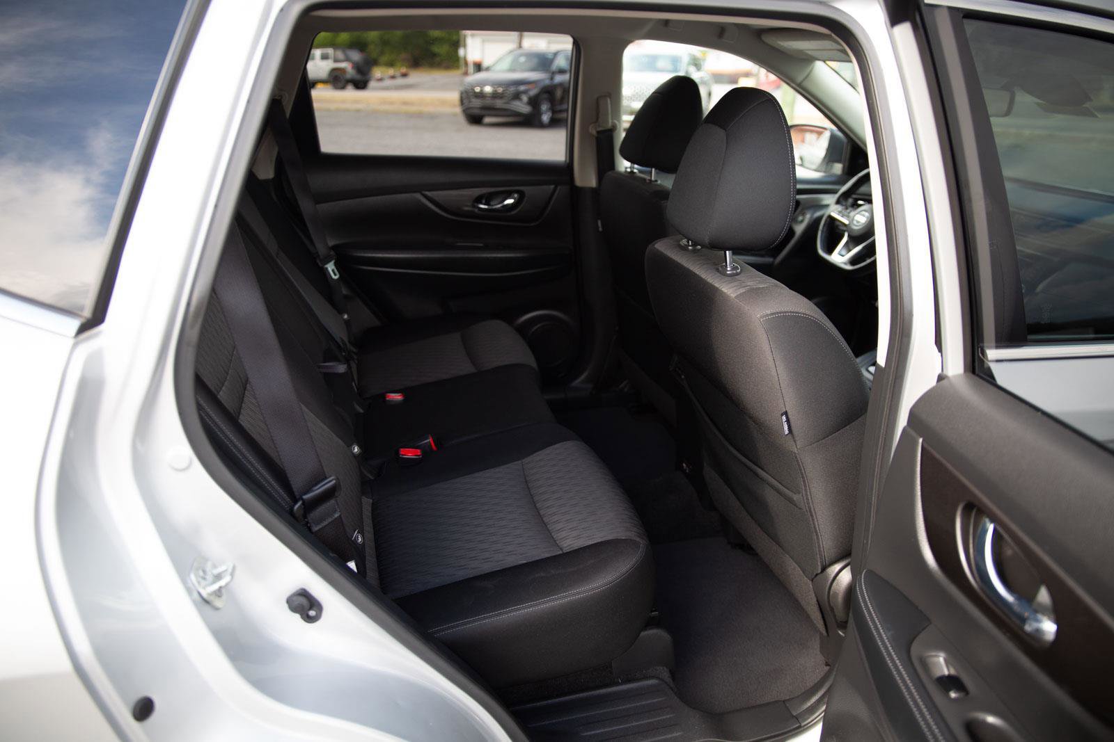 Used 2019 Nissan Rogue SV w/ Premium Package image 23