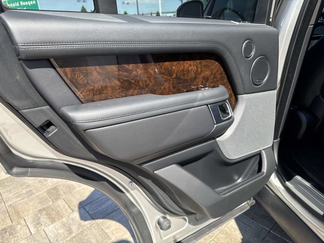 Used 2021 Land Rover Range Rover image 15