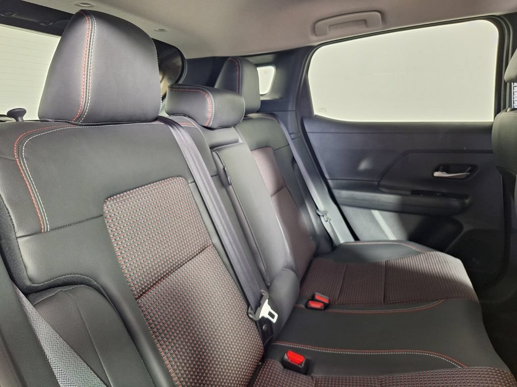 Used 2026 Nissan Kicks SR FWD image 27