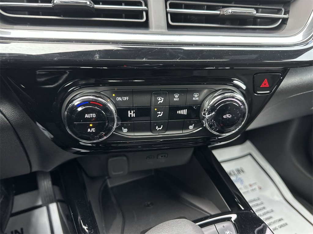 New 2026 Chevrolet Trax RS w/ Sunroof Package image 18