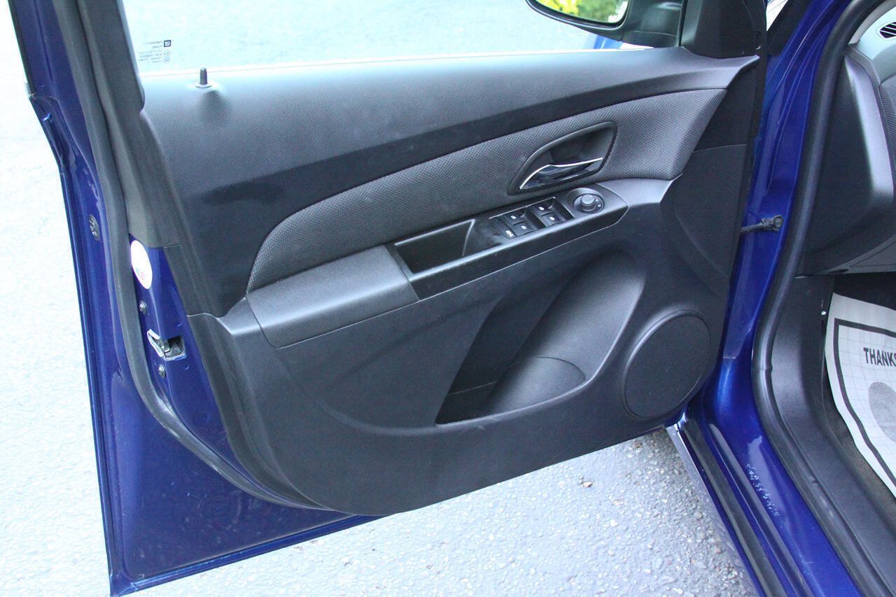 Used 2012 Chevrolet Cruze LT FWD image 15
