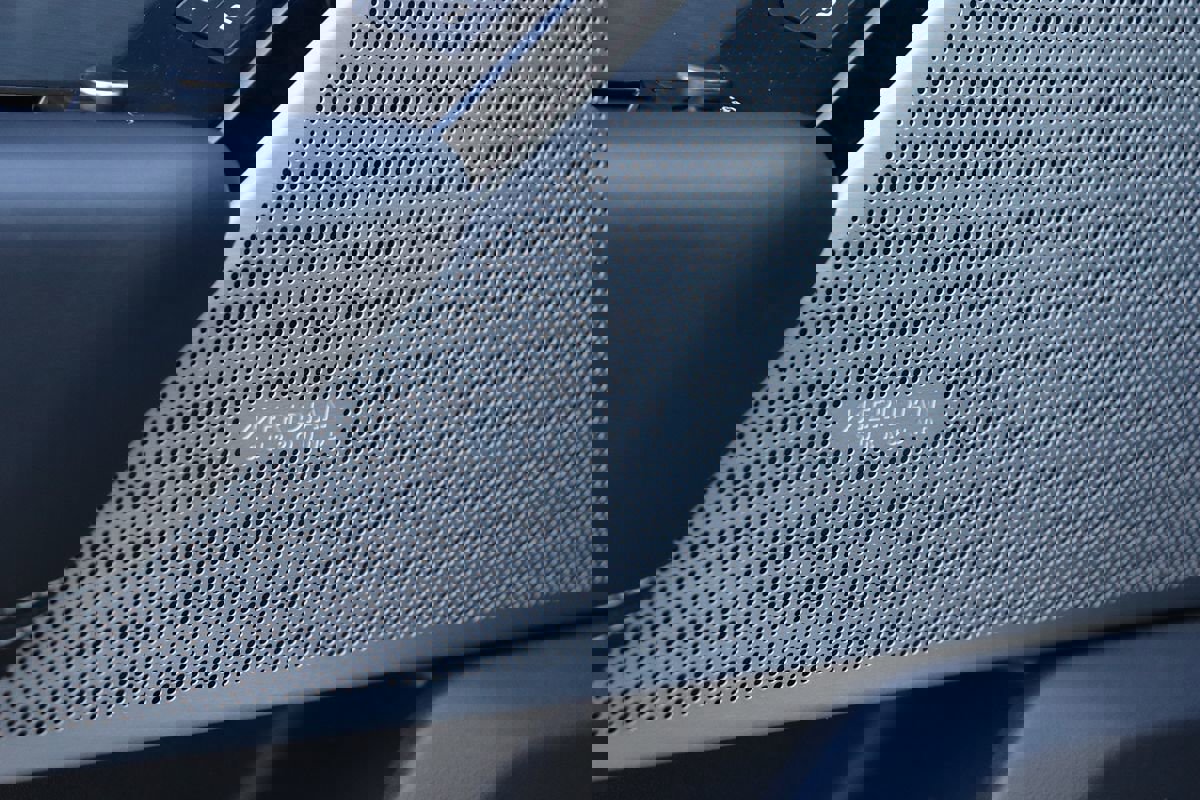 Used 2018 Land Rover Range Rover Velar R-Dynamic SE image 47