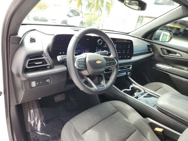 Used 2024 Chevrolet Traverse LS image 24