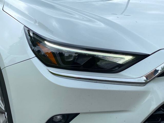 Used 2025 Toyota Grand Highlander AWD image 12