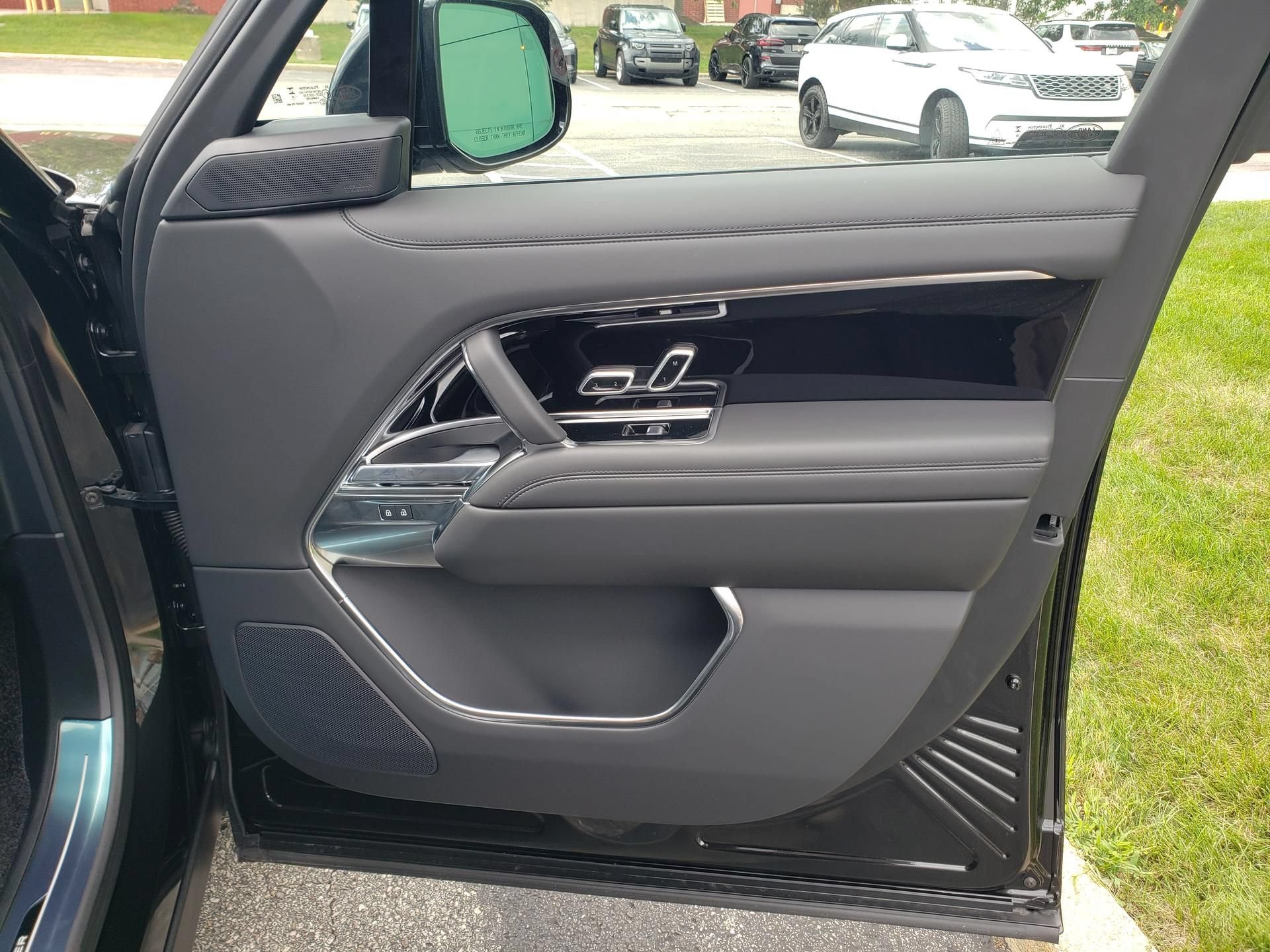 New 2026 Land Rover Range Rover SE AWD/4WD image 18