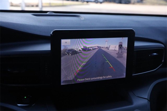 Used 2021 Ford Explorer XLT w/ Equipment Group 202A image 18