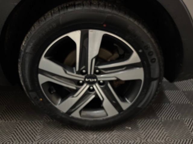 Used 2022 Kia Sorento SX Prestige w/ Panoramic Sunroof Package AWD/4WD image 22