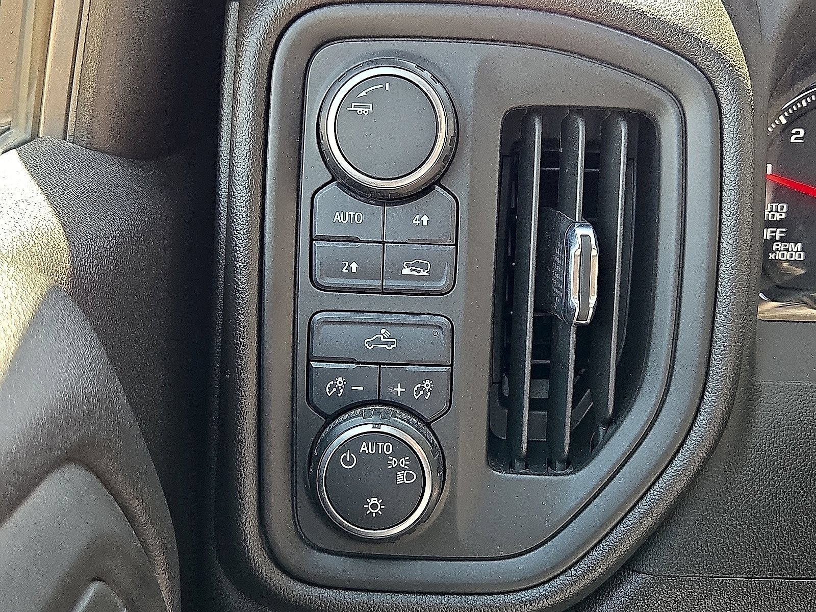 Used 2022 Chevrolet Silverado 1500 Custom AWD/4WD image 22