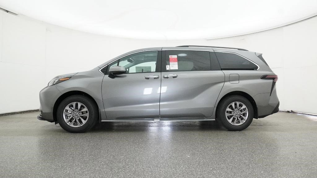 New 2026 Toyota Sienna XLE image 10