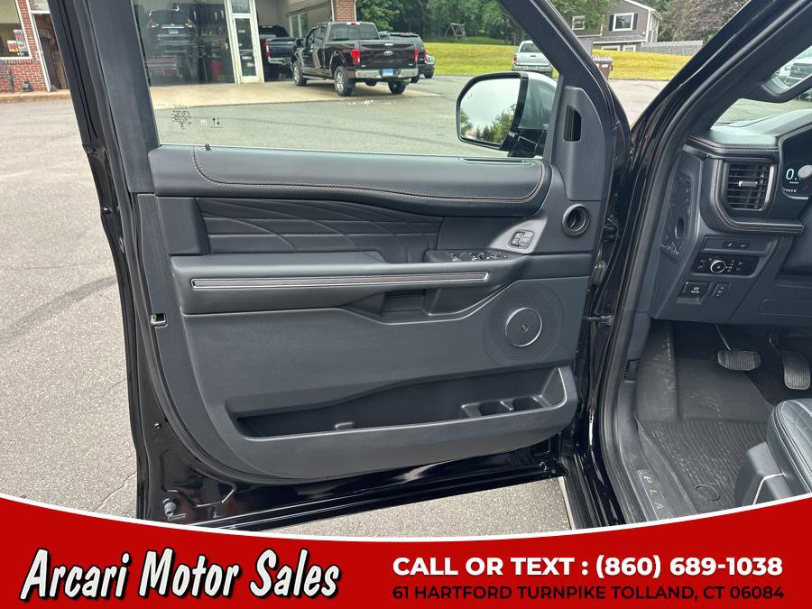 Used 2023 Ford Expedition Platinum image 10