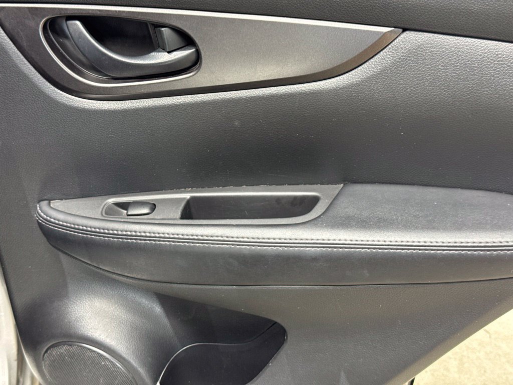 Used 2022 Nissan Rogue Sport S FWD image 21