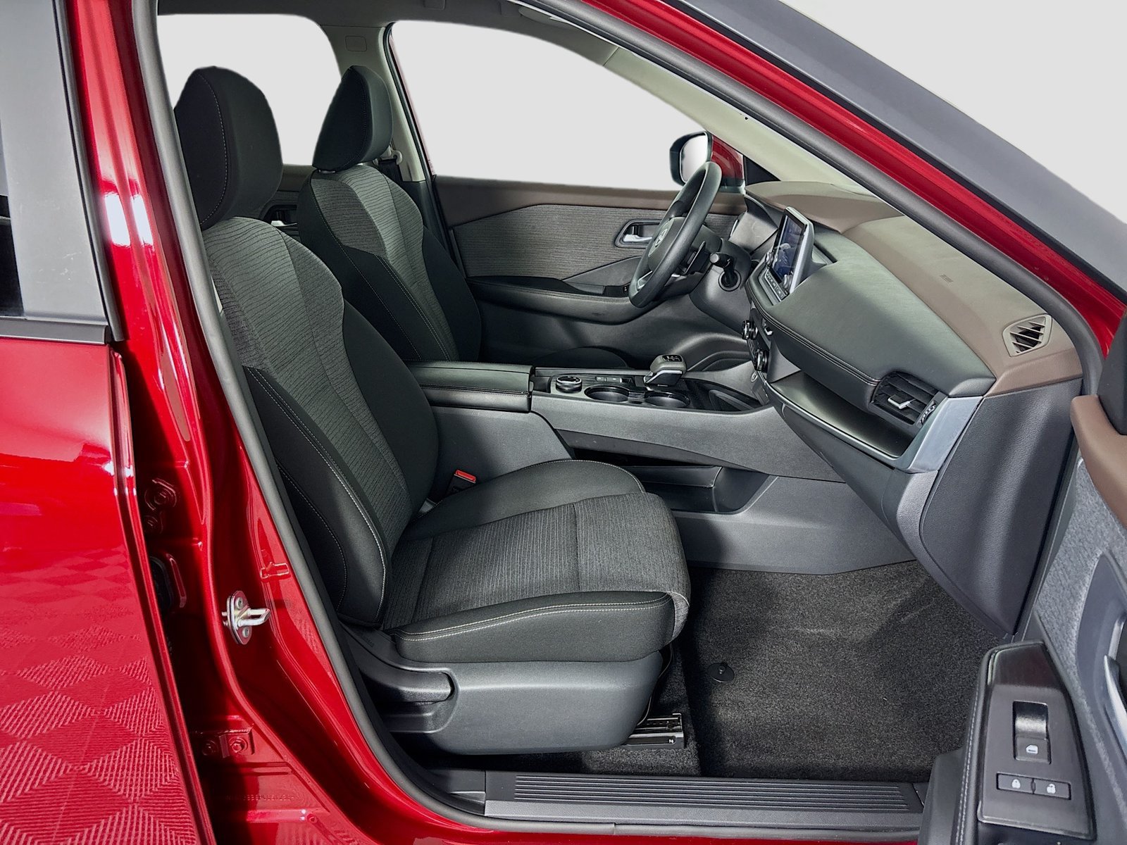 Used 2023 Nissan Rogue SV AWD/4WD image 26