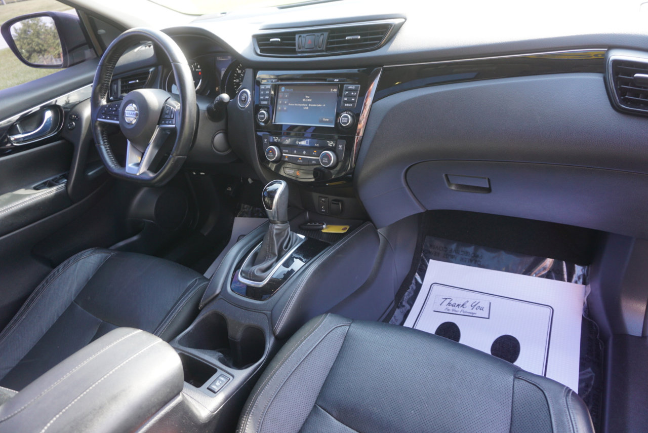 Used 2018 Nissan Rogue Sport SL w/ SL Premium Package image 22