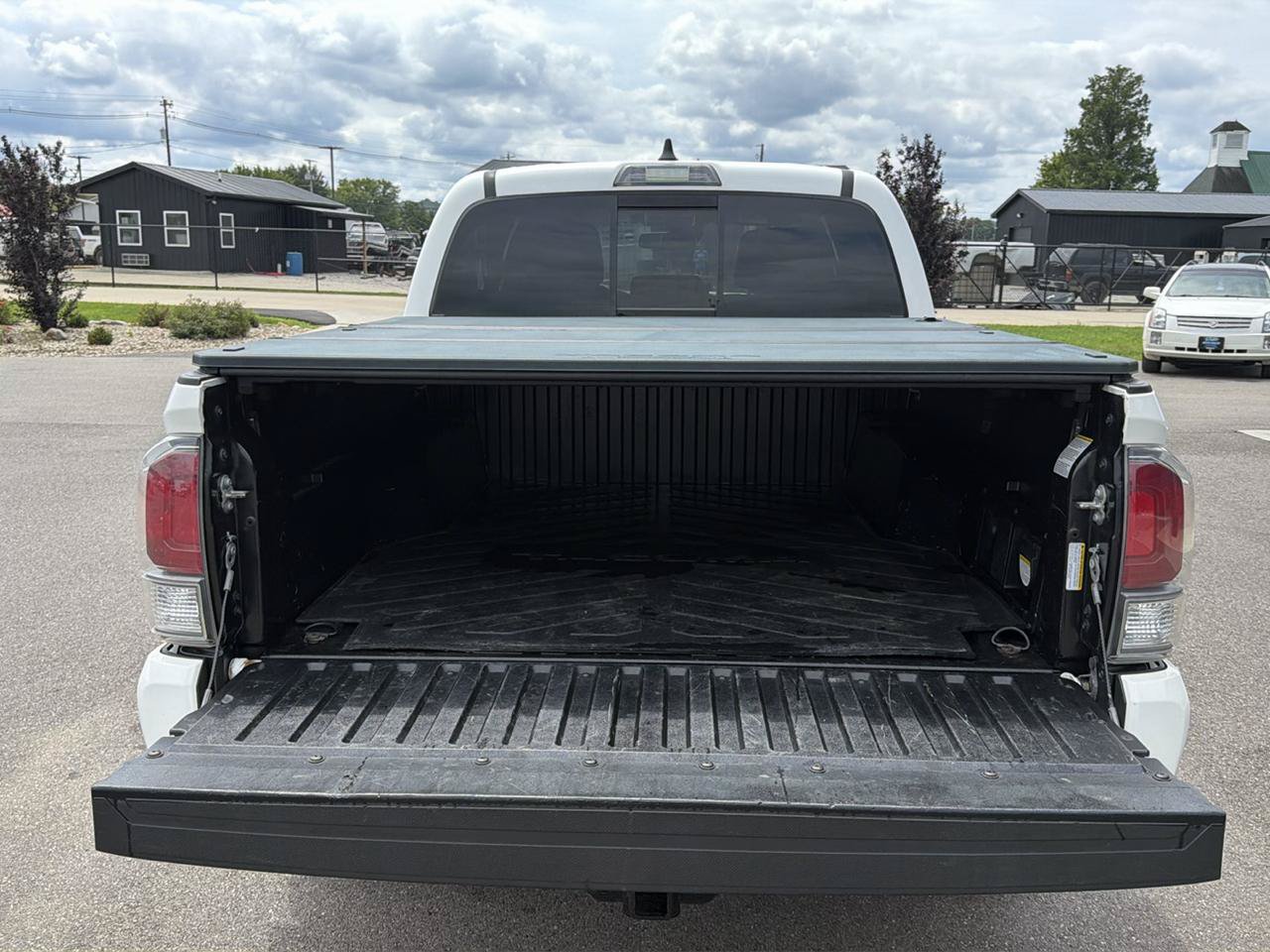 Used 2020 Toyota Tacoma TRD Sport AWD/4WD image 17