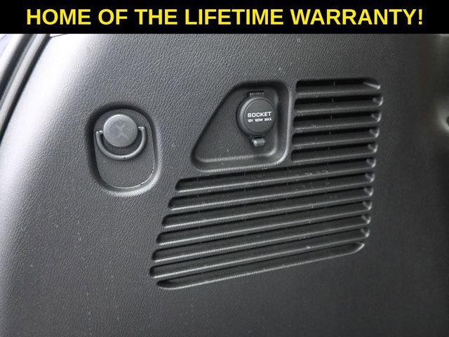 Used 2024 Nissan Armada Platinum w/ Captain's Chairs Package image 44