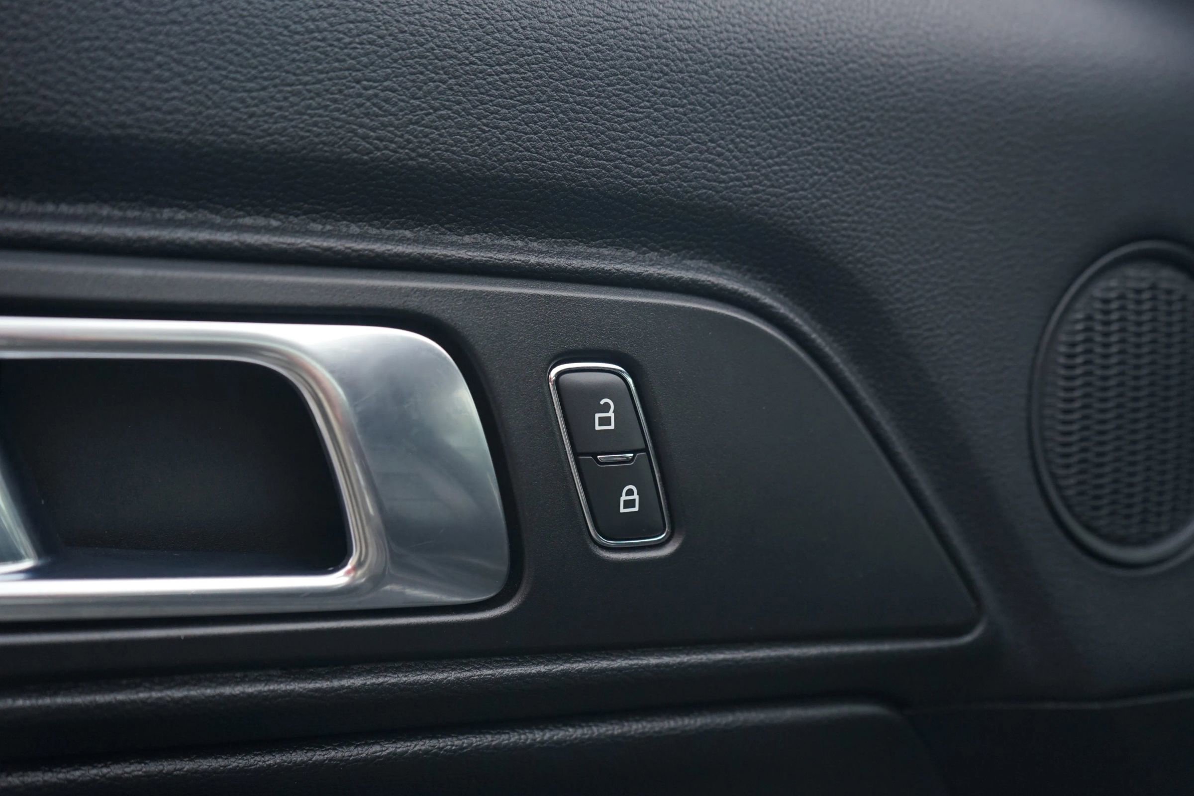 Used 2021 Ford Mustang Premium image 17