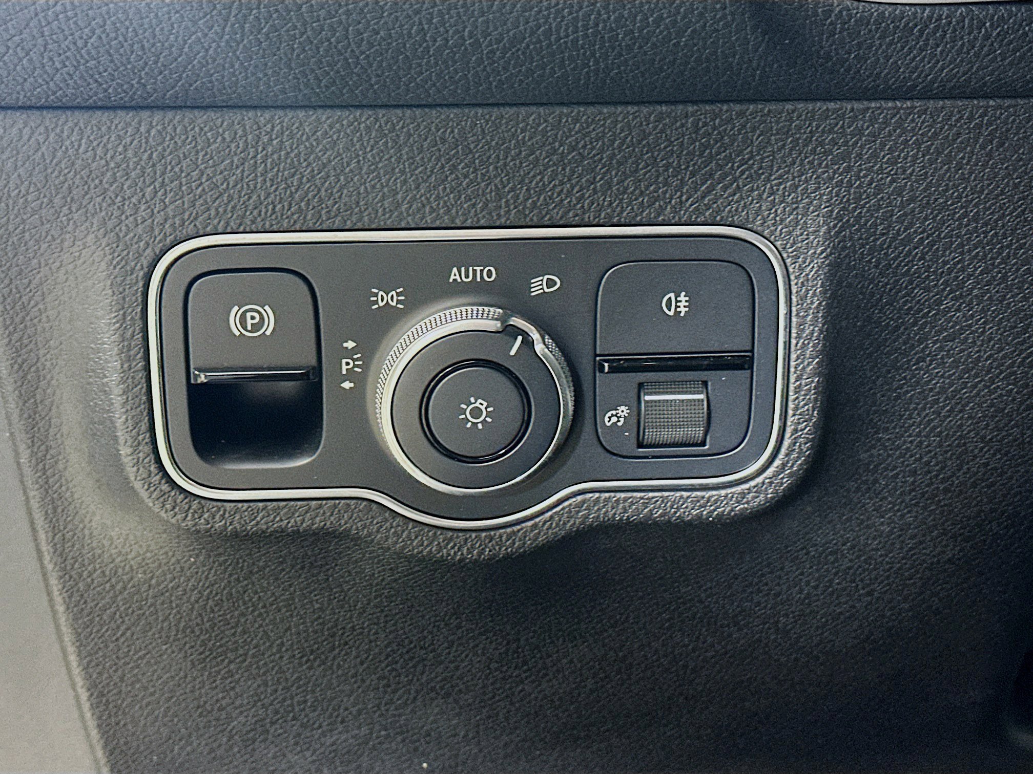 Certified 2023 Mercedes-Benz GLB 35 AMG 4MATIC image 10