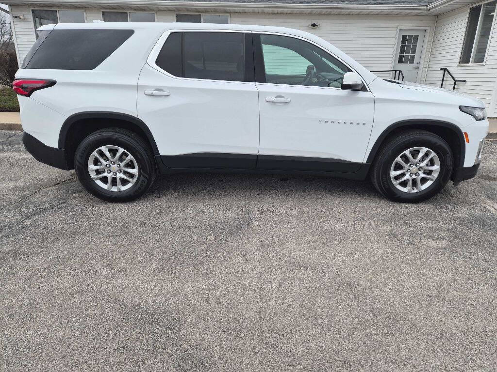 Used 2023 Chevrolet Traverse LS w/ Safety Package AWD/4WD image 5