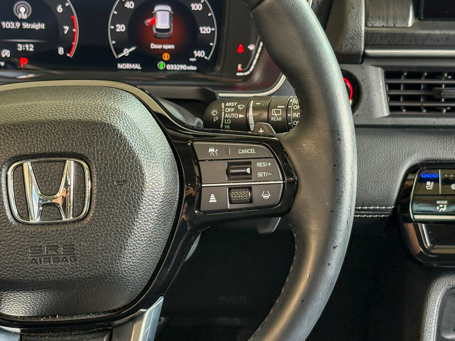 Used 2025 Honda Pilot Elite image 21